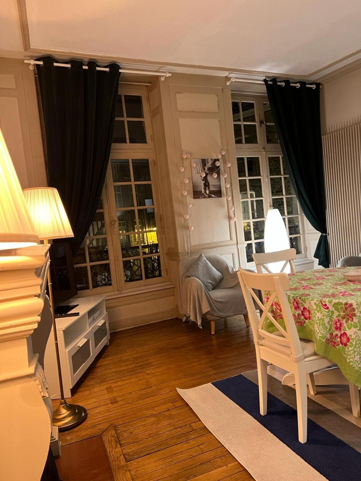 Eglantine Appartement Centre Historique De Dinan Exteriör bild