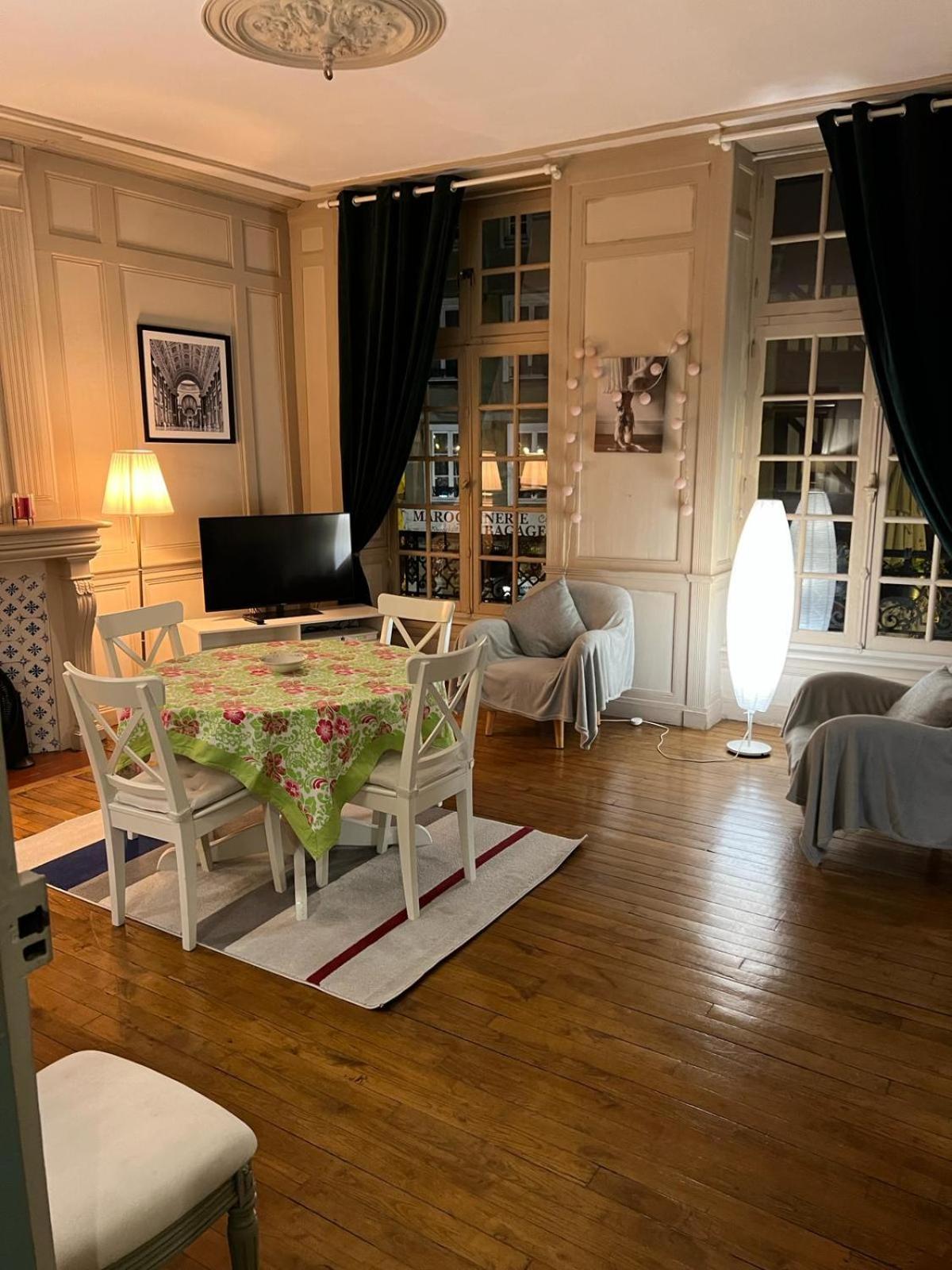 Eglantine Appartement Centre Historique De Dinan Exteriör bild